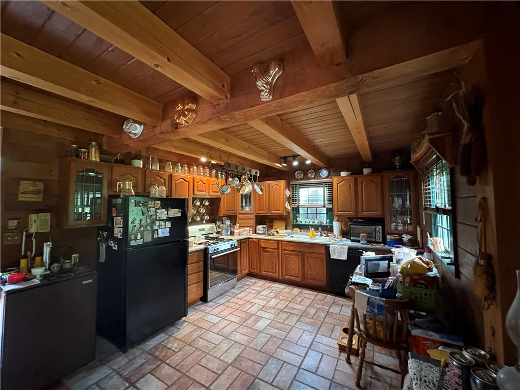 Washington Twp, Pennsylvania 15613, United States, 2 Bedrooms Bedrooms, ,2 BathroomsBathrooms,Residential,Pending,160617