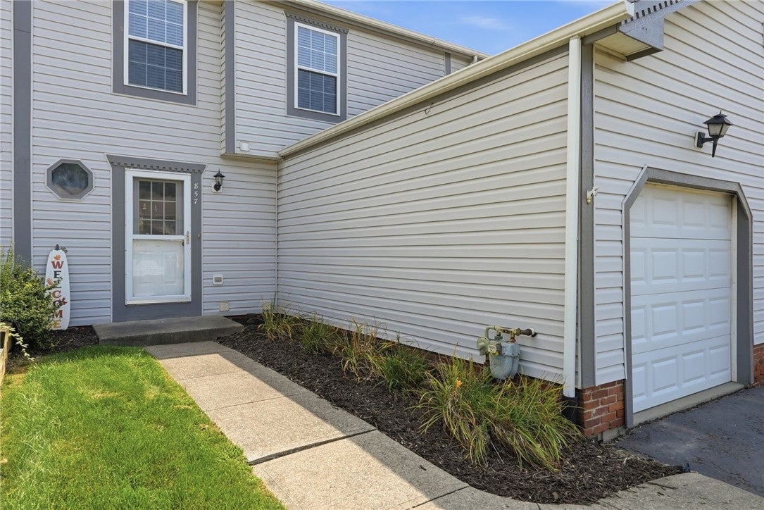 857 Sunset Cir