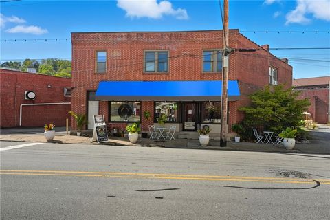 Photo of 21 Grant Ave, Etna, PA 15223 (MLS # 1725599)