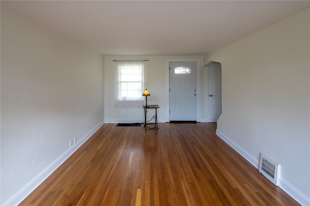 Green Tree, Pennsylvania 15220, United States, 3 Bedrooms Bedrooms, ,1 BathroomBathrooms,Residential,Contingent,162857