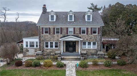 Photo of 343 E 11th Ave, Tarentum, PA 15084 (MLS # 1733141)