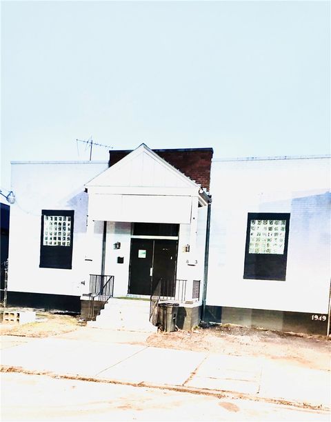 Photo of 8023 Bennett St, Homewood Brushton, PA 15208 (MLS # 1742321)