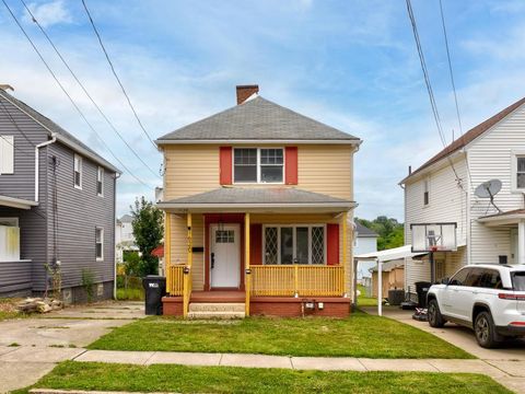 Photo of 1620 Mcminn St, Aliquippa, PA 15001 (MLS # 1764023)