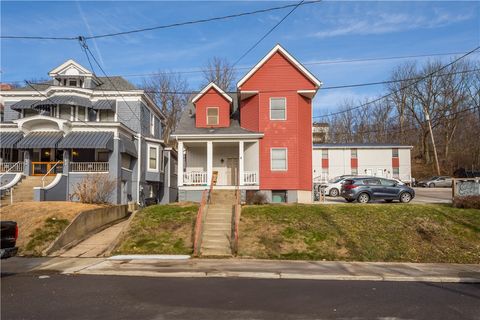 Photo of 243 E College St, Canonsburg, PA 15317 (MLS # 1740687)
