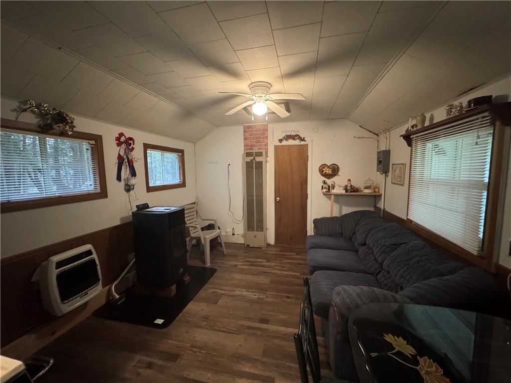 Montgomery/Grant, Pennsylvania 15771, United States, 1 Bedroom Bedrooms, ,1 BathroomBathrooms,Residential,Pending,116335