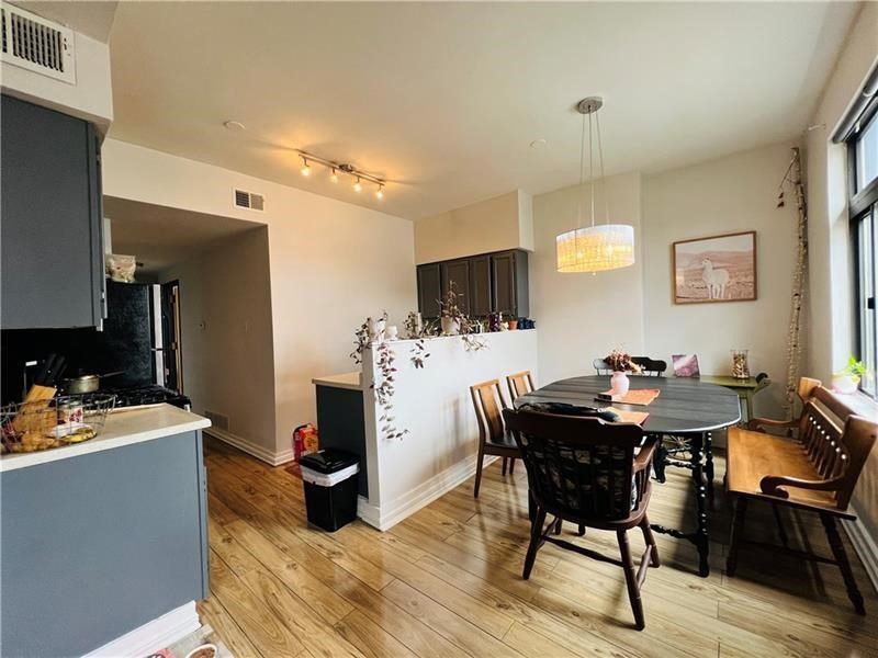Friendship Park, Pennsylvania 15224, United States, 2 Bedrooms Bedrooms, ,1 BathroomBathrooms,Residential,Active,121790