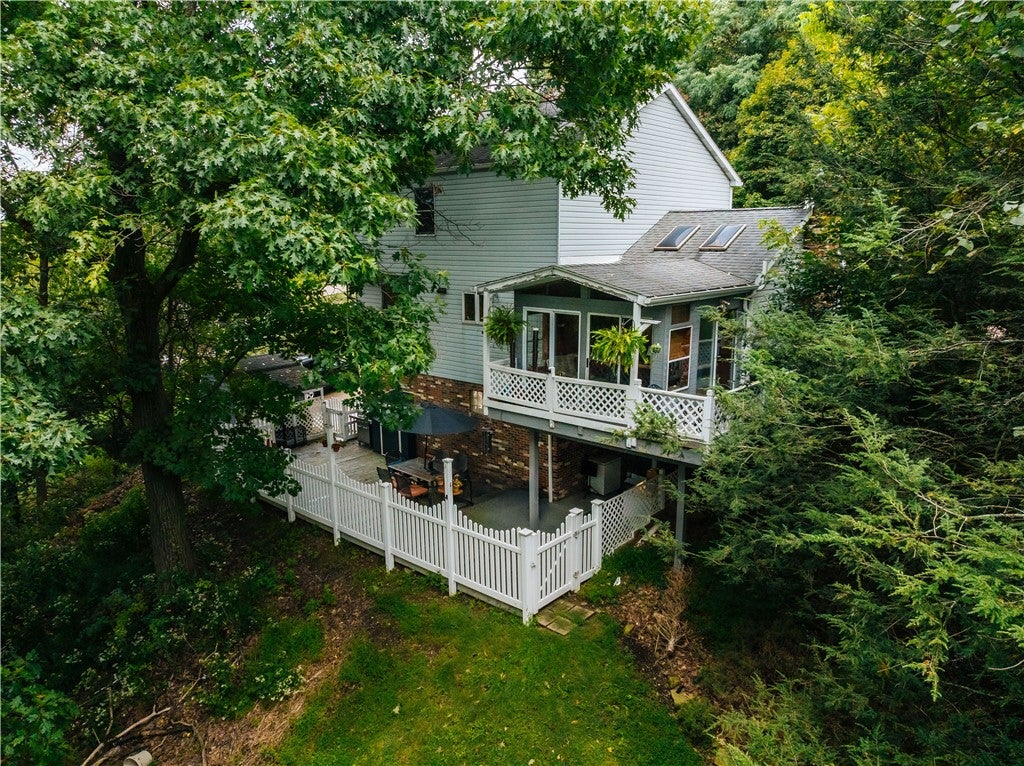 4 Barrington Dr