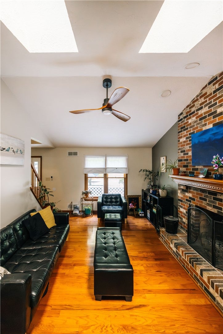 4 Barrington Dr