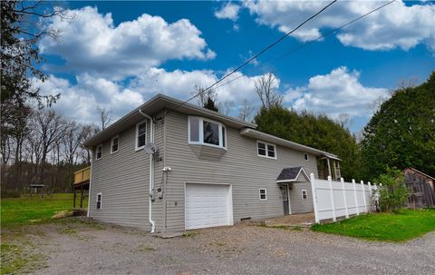 Photo of 2192 Us 62, Oil City, PA 16301 (MLS # 1752018)