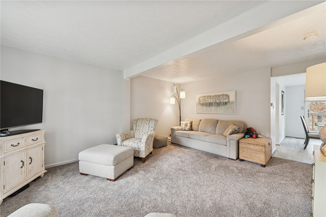 Castle Shannon, Pennsylvania 15234, United States, 3 Bedrooms Bedrooms, ,2 BathroomsBathrooms,Residential,Active,254275