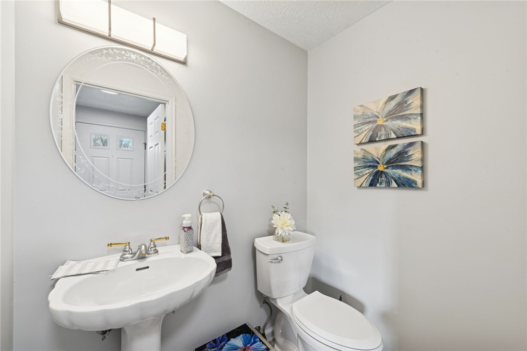 Castle Shannon, Pennsylvania 15234, United States, 3 Bedrooms Bedrooms, ,2 BathroomsBathrooms,Residential,Active,254275