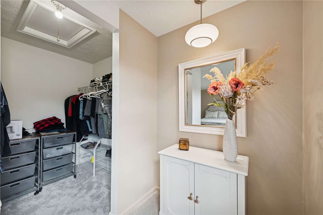 Castle Shannon, Pennsylvania 15234, United States, 3 Bedrooms Bedrooms, ,2 BathroomsBathrooms,Residential,Active,254275