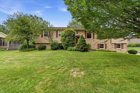 Photo of 141 Heather Dr, Butler, PA 16001 (MLS # 1764450)