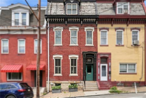 Homes For Sale - 225 Main St St<br/> Lawrenceville, PA 15201