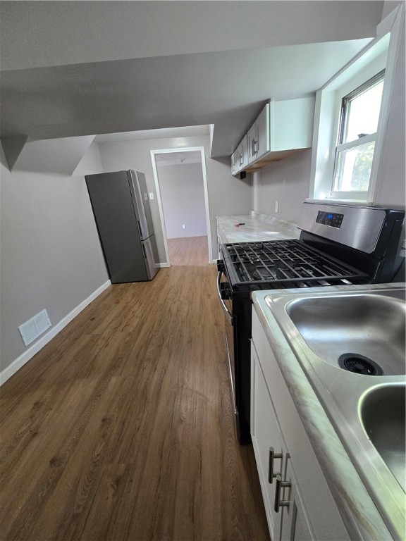 McKees Rocks, Pennsylvania 15136, United States, 2 Bedrooms Bedrooms, ,1 BathroomBathrooms,Residential,Active,228014