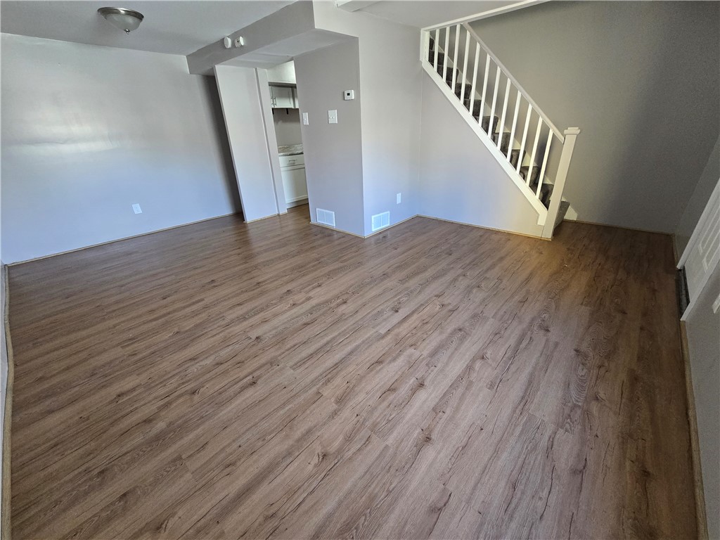 McKees Rocks, Pennsylvania 15136, United States, 2 Bedrooms Bedrooms, ,1 BathroomBathrooms,Residential,Active,228014