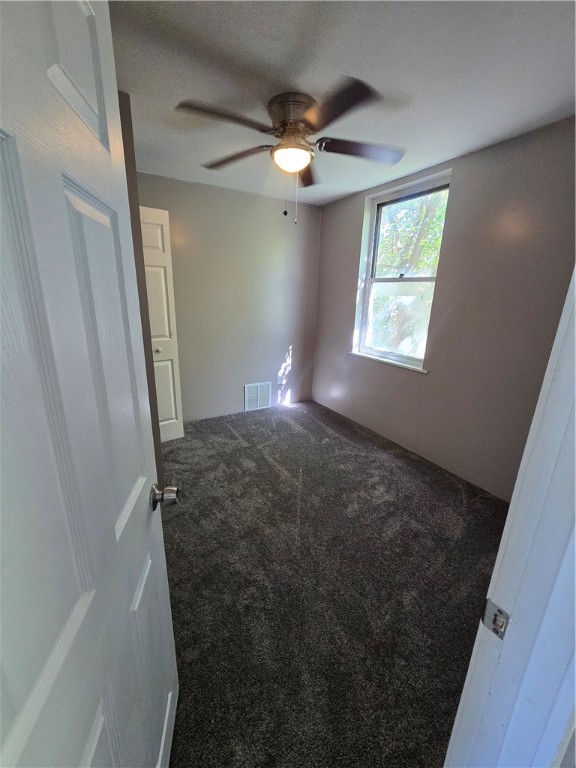 McKees Rocks, Pennsylvania 15136, United States, 2 Bedrooms Bedrooms, ,1 BathroomBathrooms,Residential,Active,228014