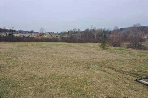 Photo of 742 S Edgewood Ave (rear), Somerset, PA 15501 (MLS # 1732600)