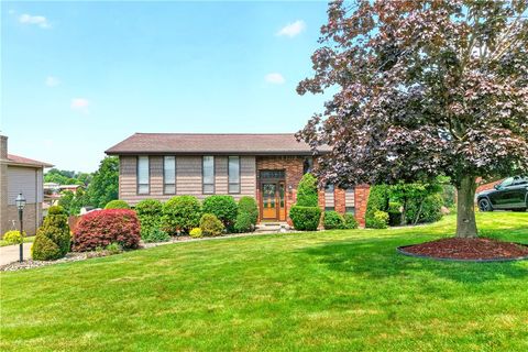 Photo of 404 Highland Dr, Elizabeth, PA 15037 (MLS # 1760863)