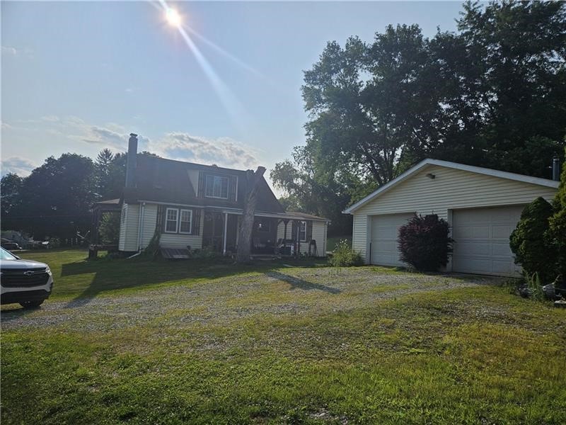 Photo 5 of 22 of 643 Joffre Bulger Rd house