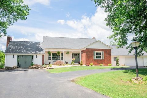 Photo of 3 Coates Ln, Indiana, PA 15701 (MLS # 1761682)
