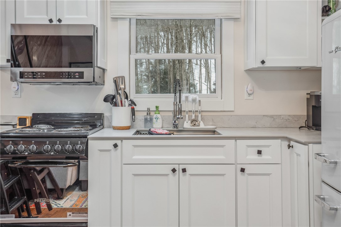 Jefferson Twp - Som, Pennsylvania 15501, United States, 1 Bedroom Bedrooms, ,1 BathroomBathrooms,Residential,Pending,78203