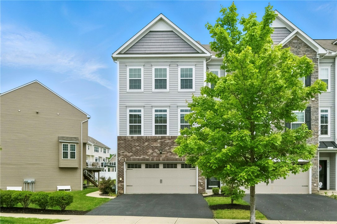 228 Eagle Dr