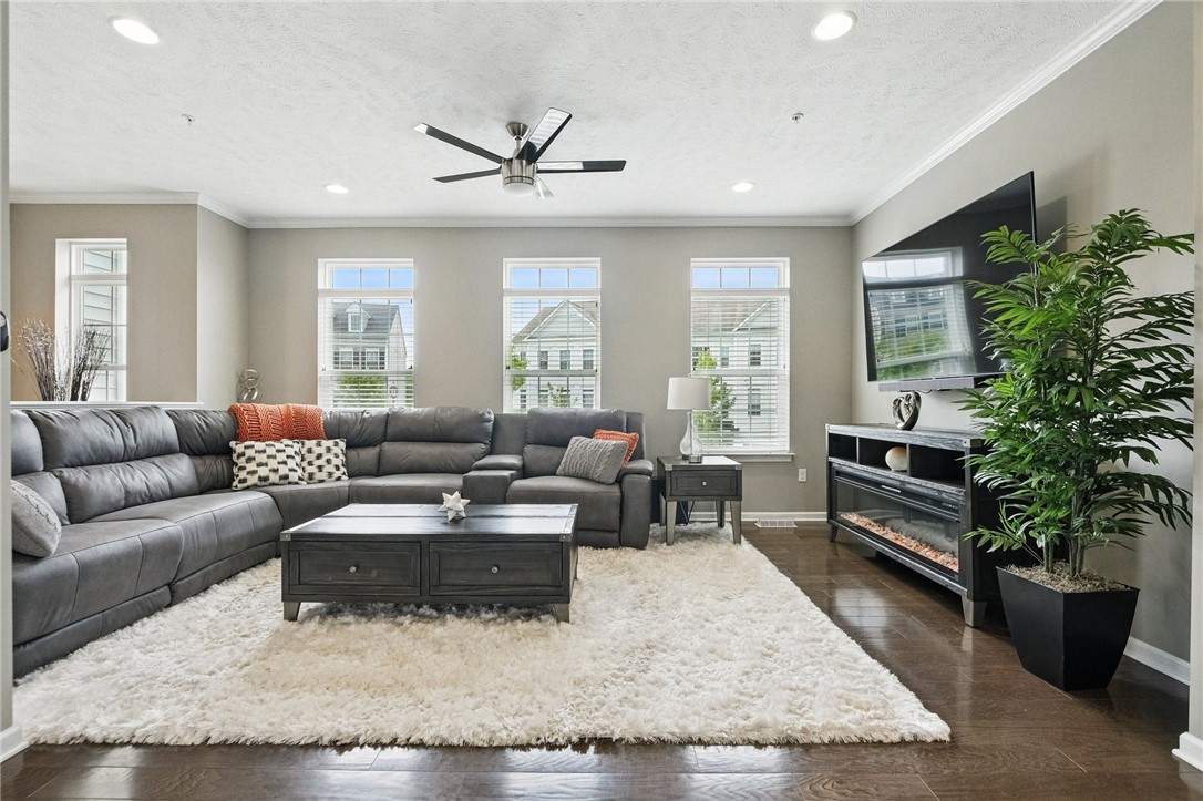228 Eagle Dr