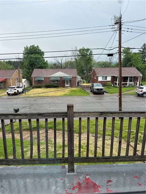 Photo of 3220 Overlook Dr, Mckeesport, PA 15133 (MLS # 1750541)