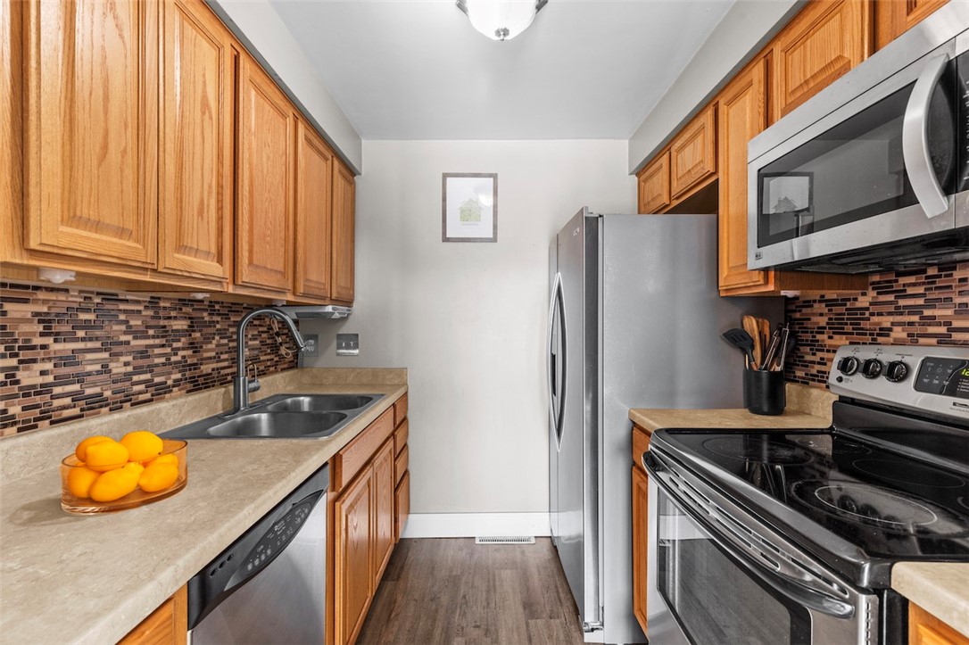 65 Universal Street St, Bridgeville, Pennsylvania image 3