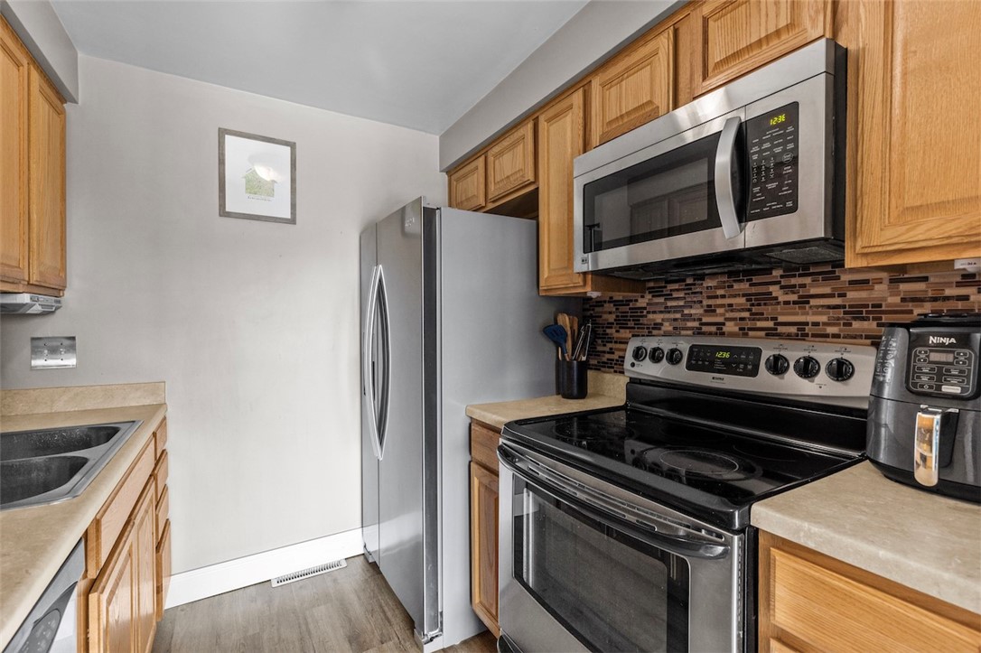 65 Universal Street St, Bridgeville, Pennsylvania image 5