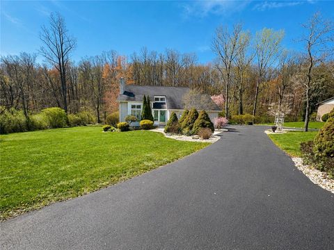 Photo of 72 Ruble Dr, Uniontown, PA 15401 (MLS # 1750697)