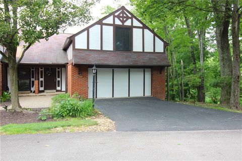 Photo of 102 Trailside Dr, Sewickley, PA 15143 (MLS # 1764360)