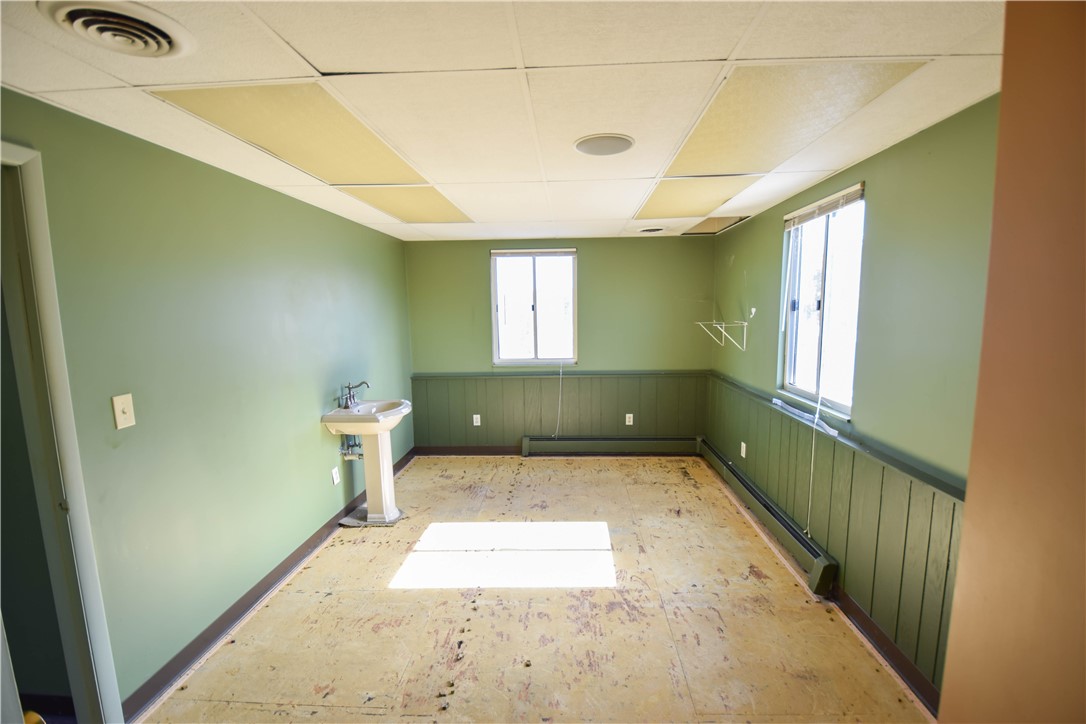 10320 2nd Floor Perry Hwy