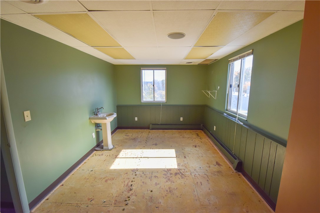 10320 2nd Floor Perry Hwy