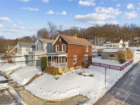 Photo of 1002 N 3rd St, Jeannette, PA 15644 (MLS # 1735767)