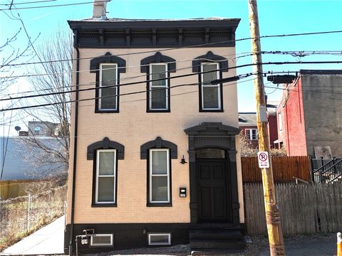 Photo of 1327 Reddour St, Pittsburgh, PA 15212 (MLS # 1746071)