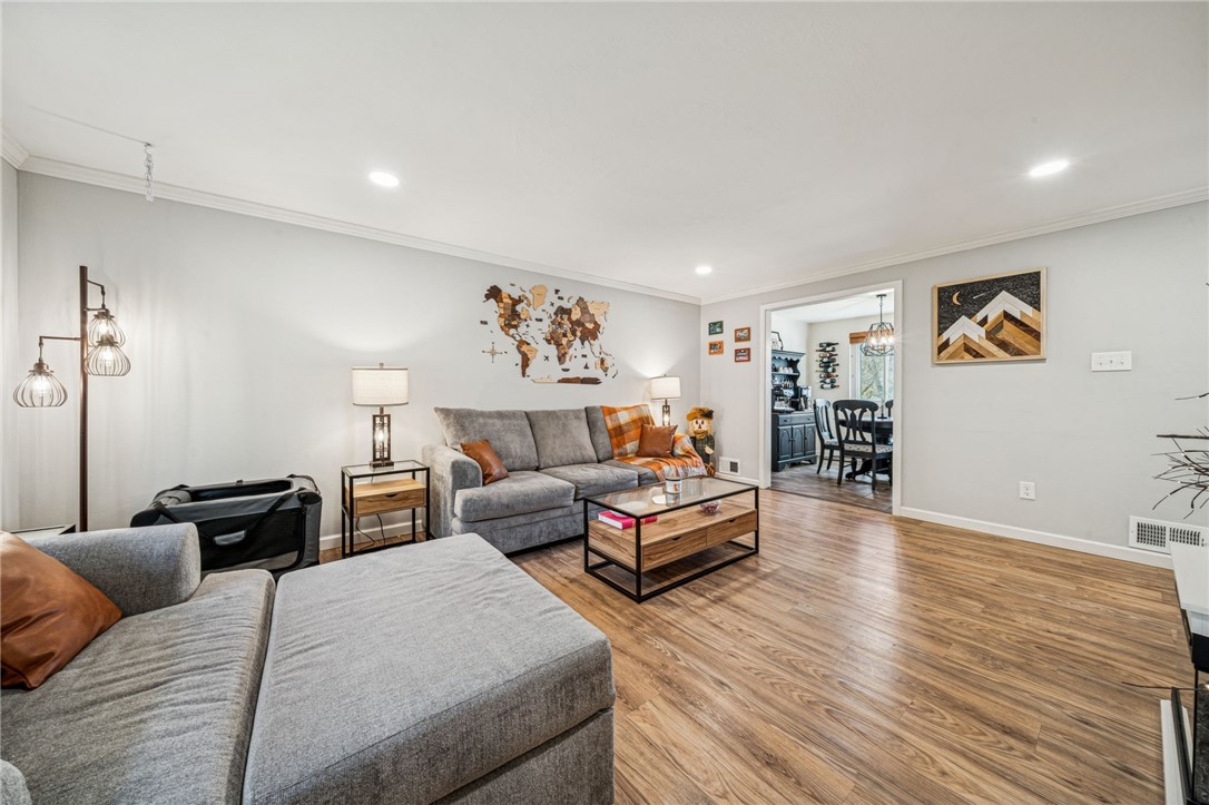 North Huntingdon, Pennsylvania 15642, United States, 2 Bedrooms Bedrooms, ,2 BathroomsBathrooms,Residential,Active,238668