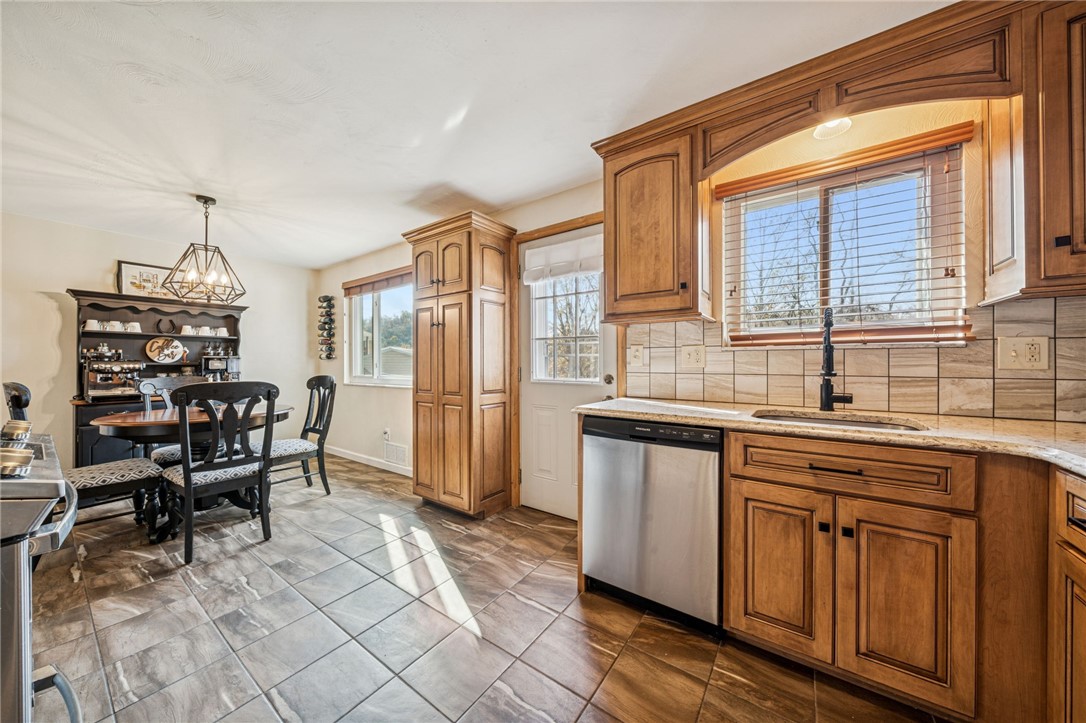 North Huntingdon, Pennsylvania 15642, United States, 2 Bedrooms Bedrooms, ,2 BathroomsBathrooms,Residential,Active,238668