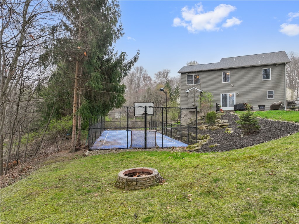 891 Bridle Path