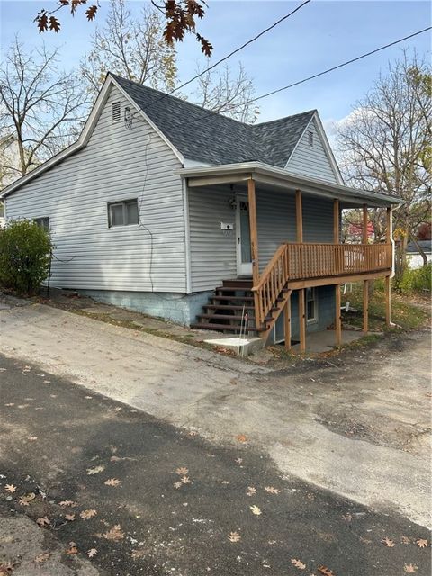 Photo of 312 N Franklin St, Washington, PA 15301 (MLS # 1729134)