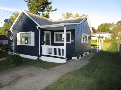 Homes For Sale - 411 Emerson Ave. Ave<br/> Farrell, PA 16121