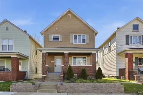 Photo of 110 13th St, Ellwood City, PA 16117 (MLS # 1747683)