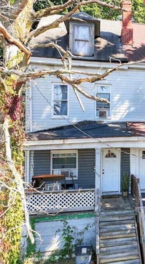 Photo of 518 Carolyn Ave, Pittsburgh, PA 15202 (MLS # 1738276)