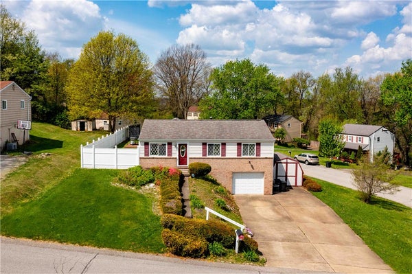 109 SHADELAND DR, BEAVER, PA 15009 - Image c0d99cff5cf73bf8a2cd6af1f3eeb783/2861196694