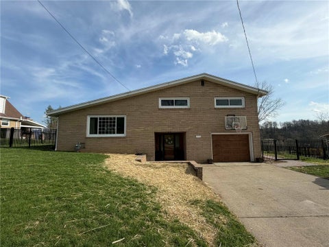 Photo of 111 Hague Ln, Uniontown, PA 15401 (MLS # 1758905)