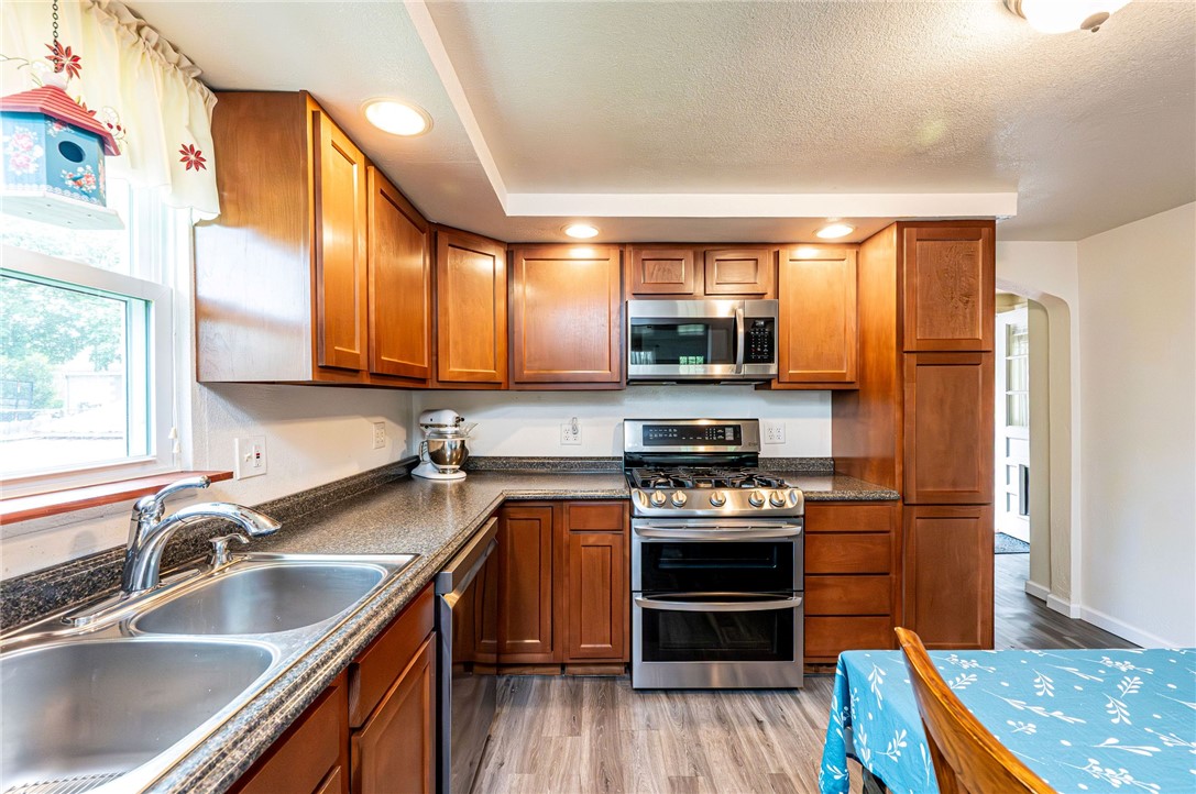 504 Highland Ave Ave, Jeannette, Pennsylvania image 14
