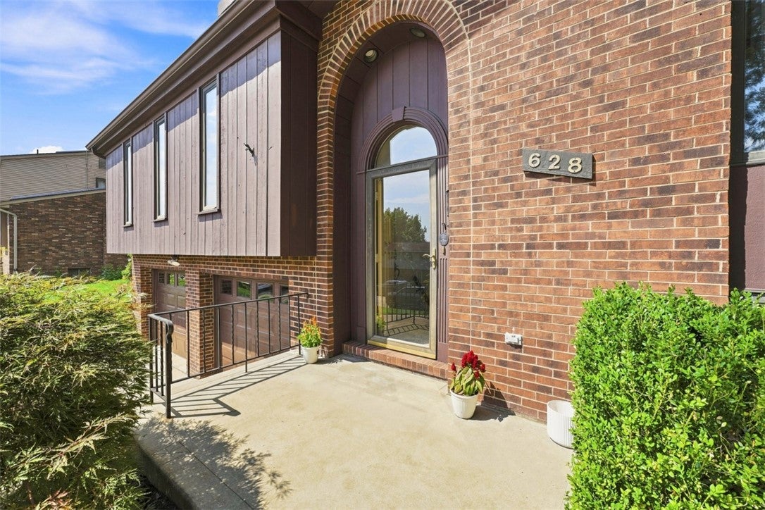 628 Ray Dr