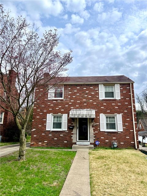 Photo of 1169 New Hampshire Dr, Pittsburgh, PA 15212 (MLS # 1746675)