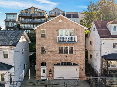 Photo of 11 Natchez St, Pittsburgh, PA 15211 (MLS # 1734899)